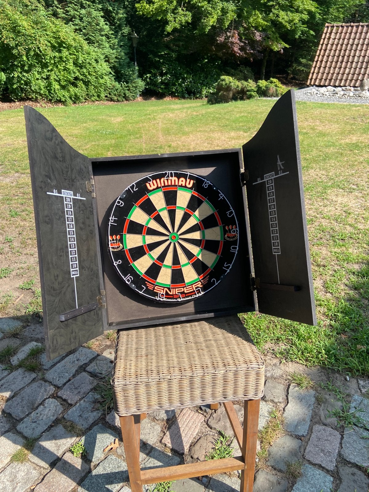 Winmau Sniper Dartkast met Winmau Sisal Dartbord, Ophalen, Zo goed als nieuw, Dartbord