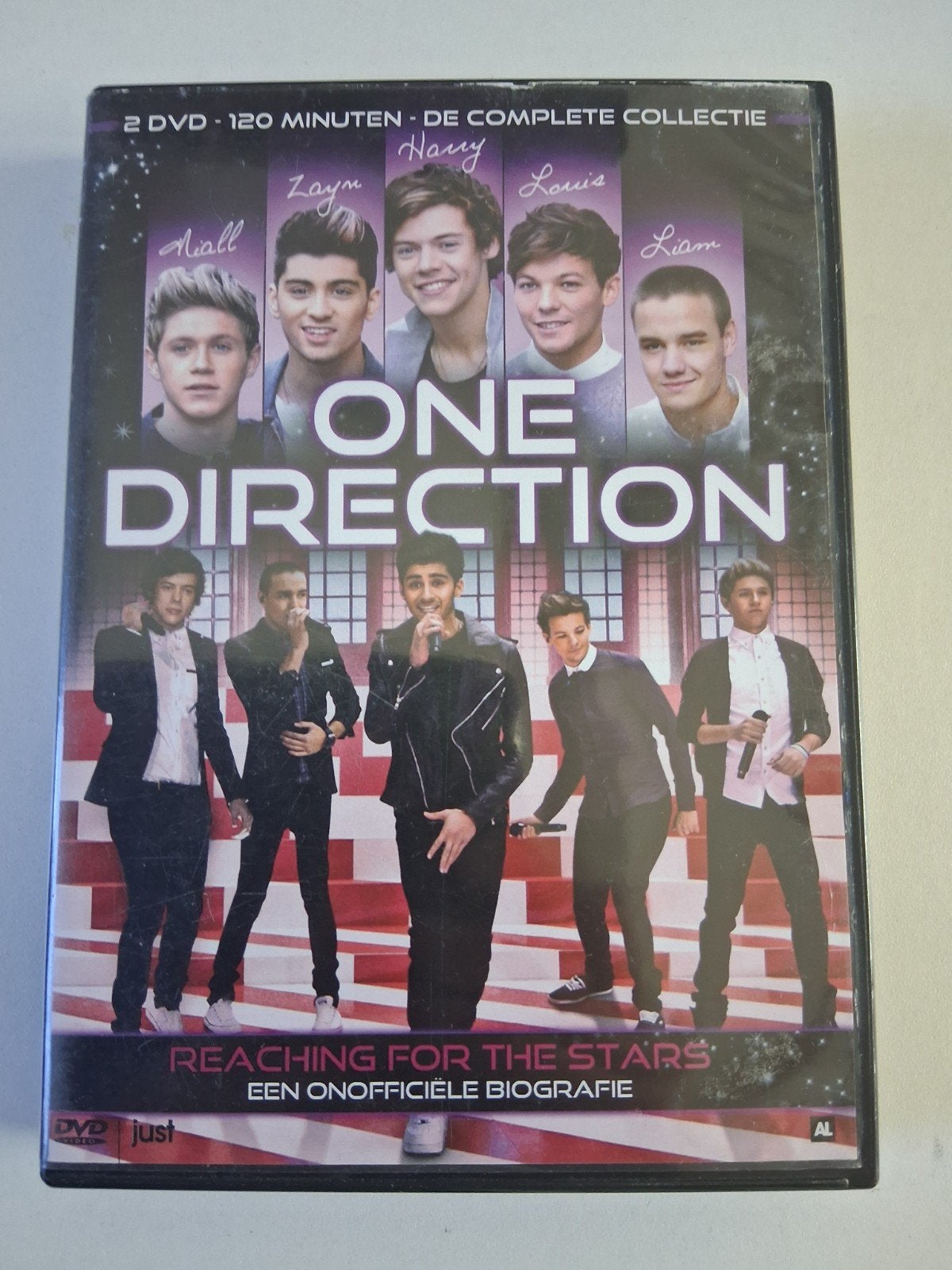 One Direction reaching for the stars - onofficiële biografie, Vanaf 12 jaar, Ophalen of Verzenden, Zo goed als nieuw