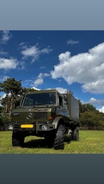 Unimog U1550 L Doka 19000 km met afzetbare zeppelin shelter, Auto's, Vrachtwagens, Mercedes-Benz, Particulier, Dealer onderhouden