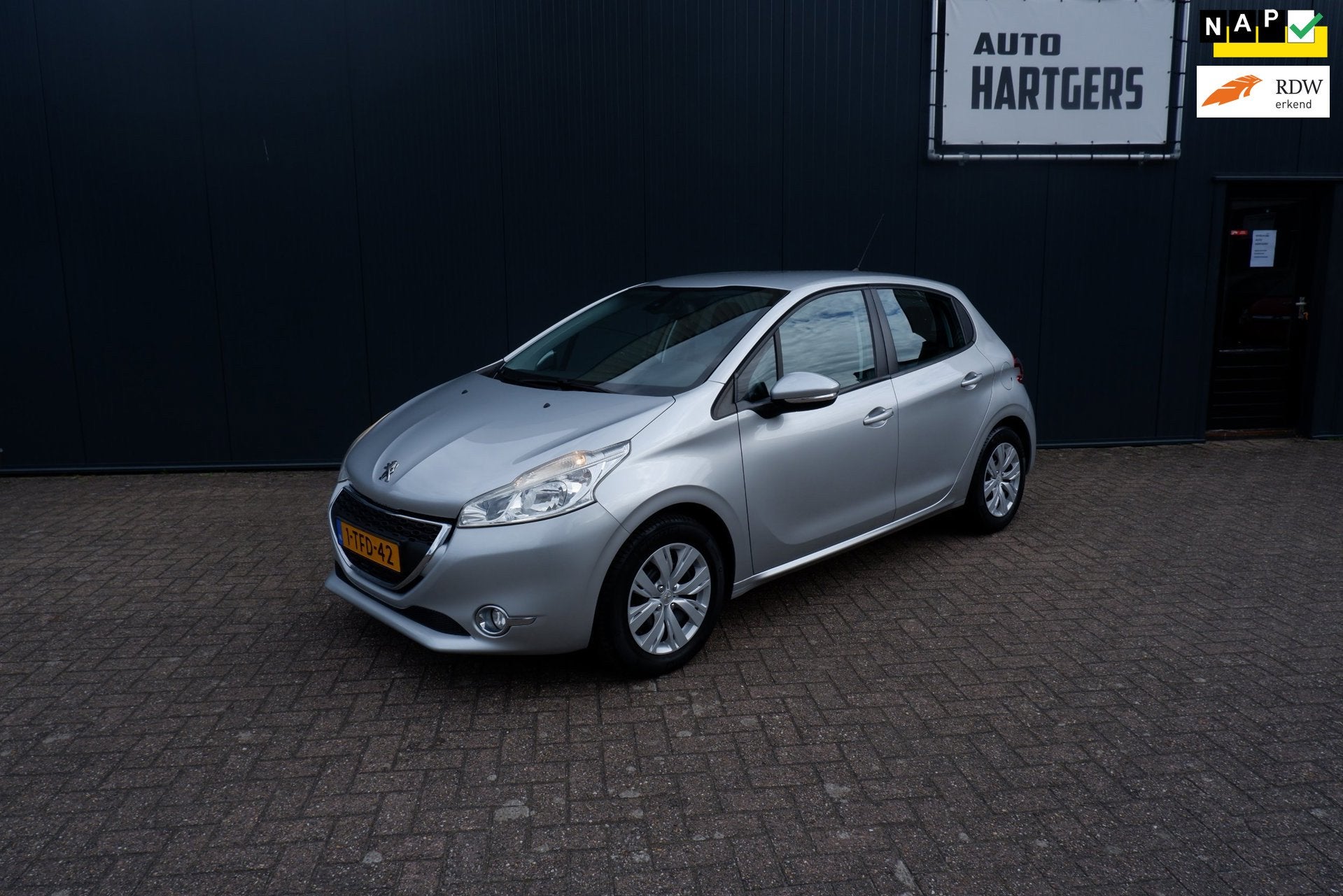 Peugeot 208 1.2 VTi Envy, Auto's, Peugeot, Voorwielaandrijving, Euro 5, Gebruikt, 1199 cc