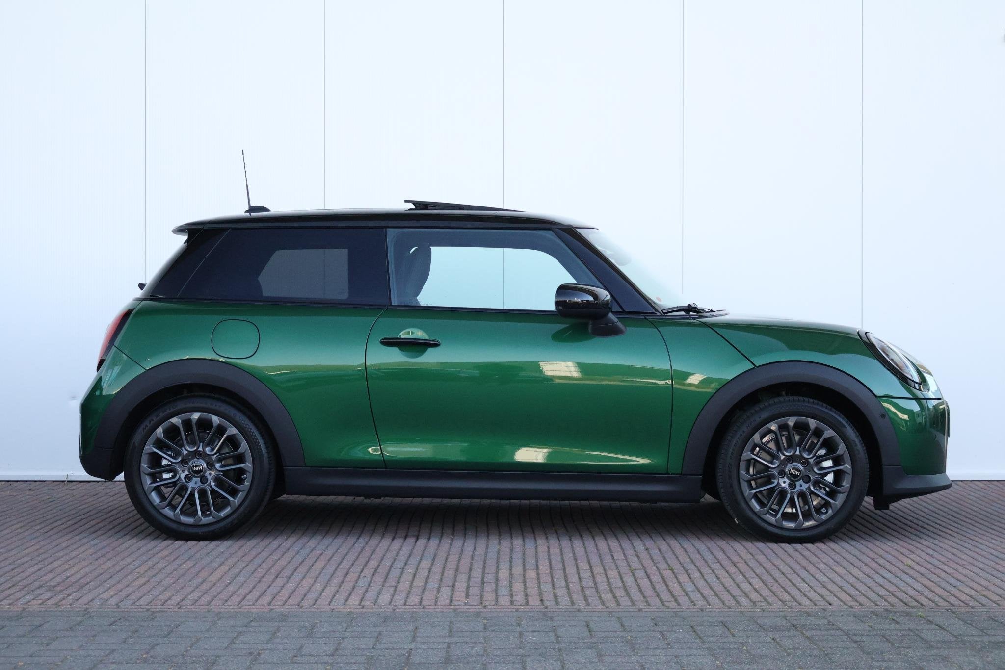 MINI 3-Deurs 1.5 Cooper C Blackyard | Pano-dak | Harman Kard, Stof, Gebruikt, 156 pk, Met garantie (alle)