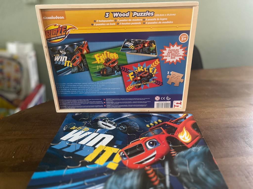 Kinderpuzzel auto / blaze 3 stuks in 1 doos, Ophalen, 10 tot 50 stukjes, Zo goed als nieuw