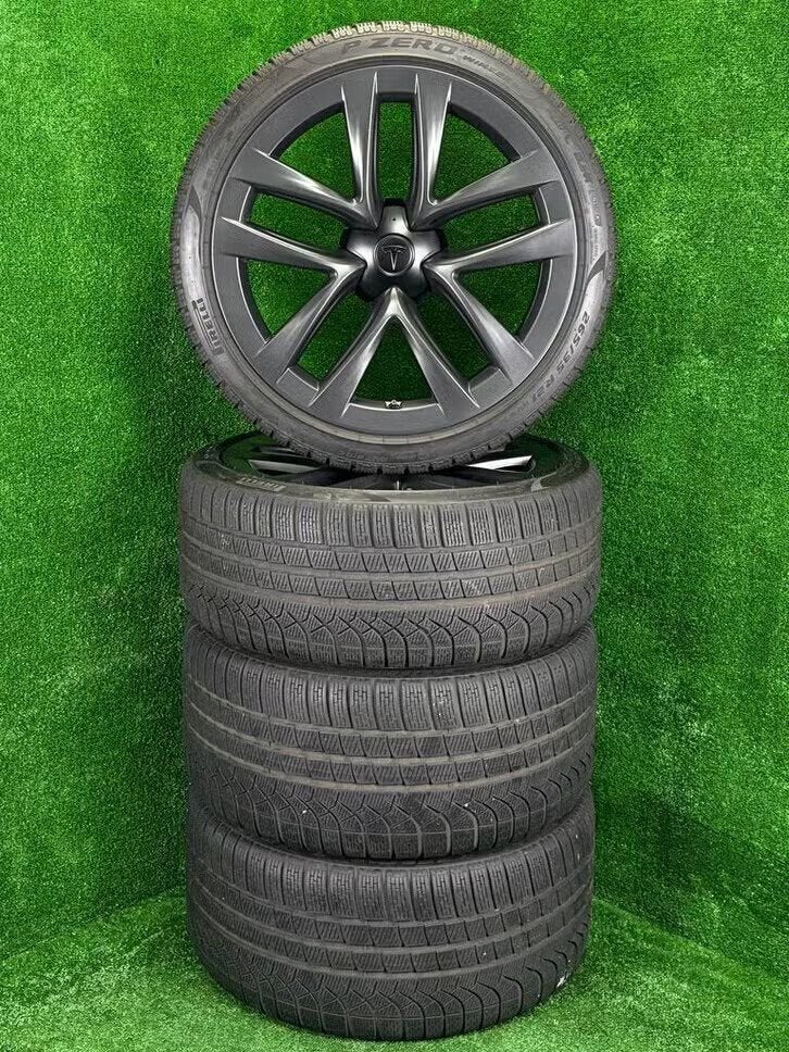 Originele 21 inch Tesla Model S Plaid velgen winterbanden, Banden en Velgen, Tesla, Gebruikt, Info@tesla.com