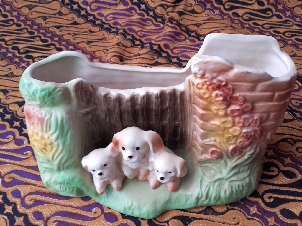 Oud Eastgate bloembakje uit Engeland met drie honden 18,5 cm, Antiek en Kunst, Ophalen of Verzenden