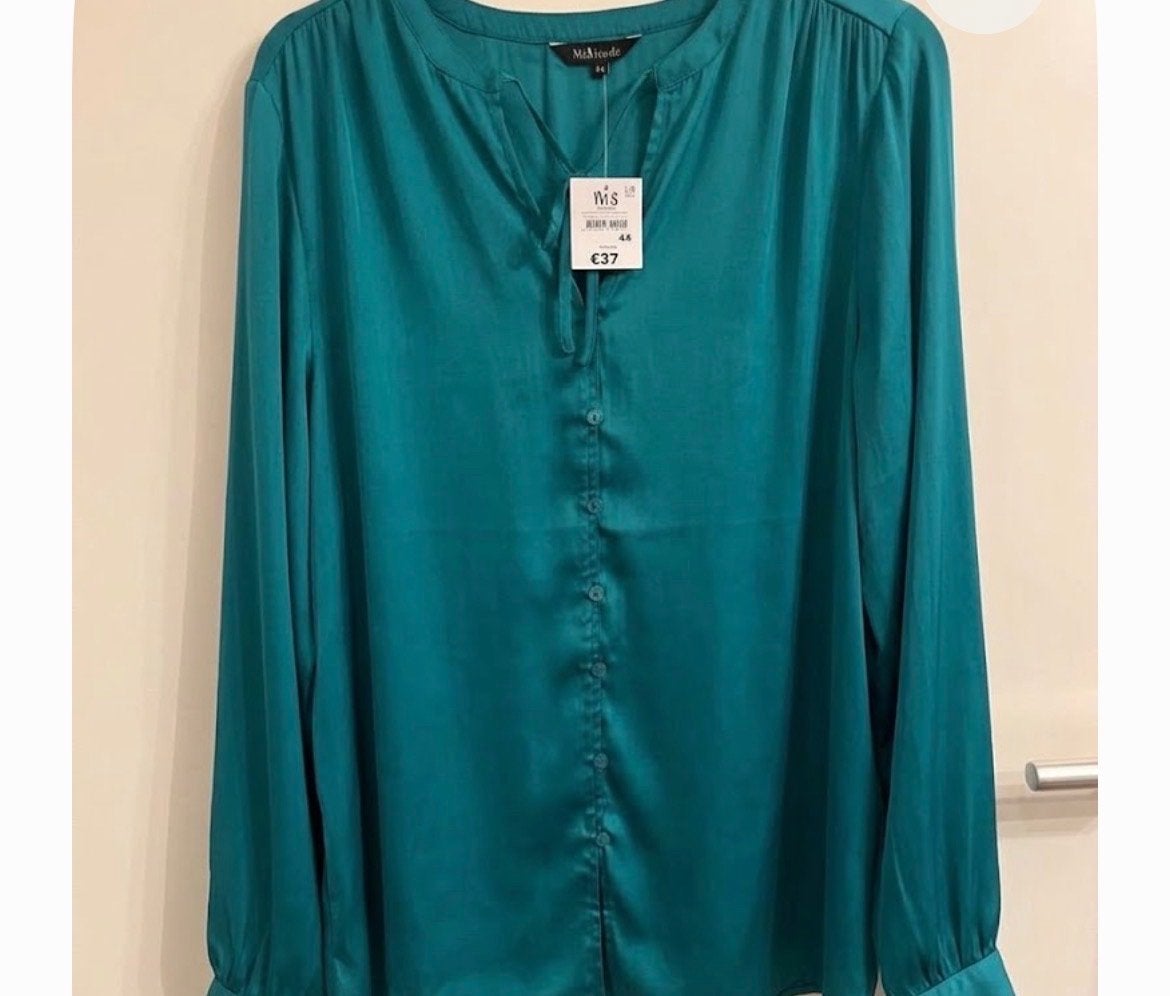 Nieuwe glanzende blouse, maat 44/48 met prijskaartje, Kleding | Dames, Ophalen of Verzenden, Nieuw, Maat 46/48 (XL) of groter