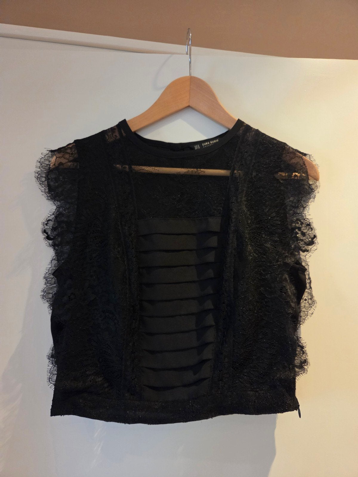 Elegante Zwarte Kanten Top Zara Basic Collection Maat M, Maat 38/40 (M), Ophalen of Verzenden, Zo goed als nieuw, Zonder mouw
