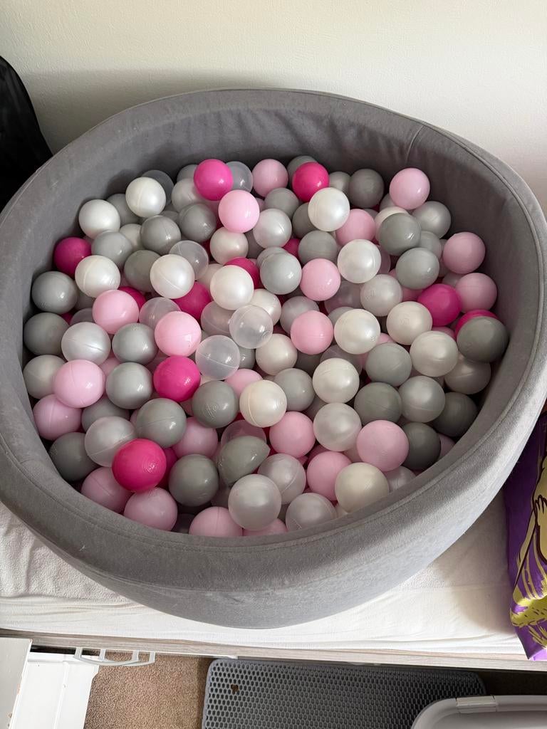 Grijze ballenbak voor kinderen met meer dan 400 ballen!, Ophalen, Zo goed als nieuw, Jongen of Meisje