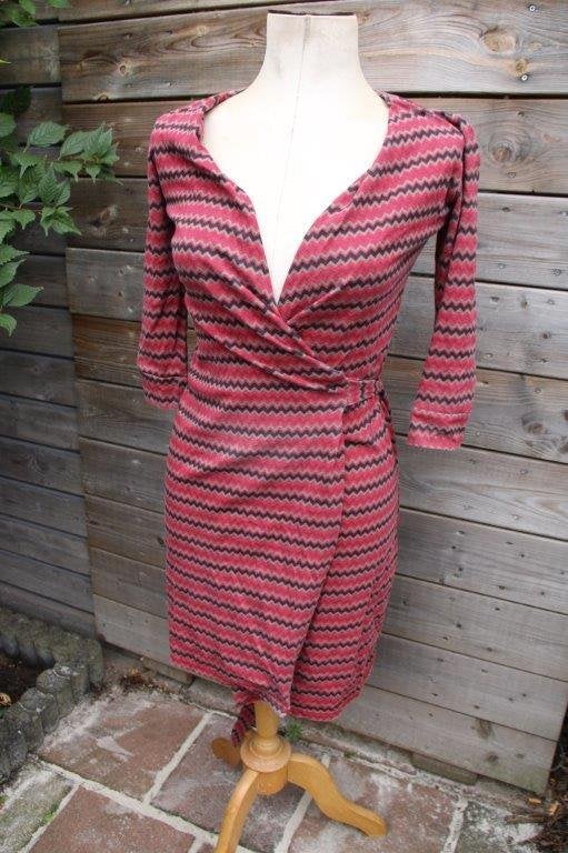 Wikkeljurk zwart/ rood/ grijs Tranquillo mt XS VAste pr OPR, Kleding | Dames, Ophalen of Verzenden, Knielengte, Maat 34 (XS) of kleiner
