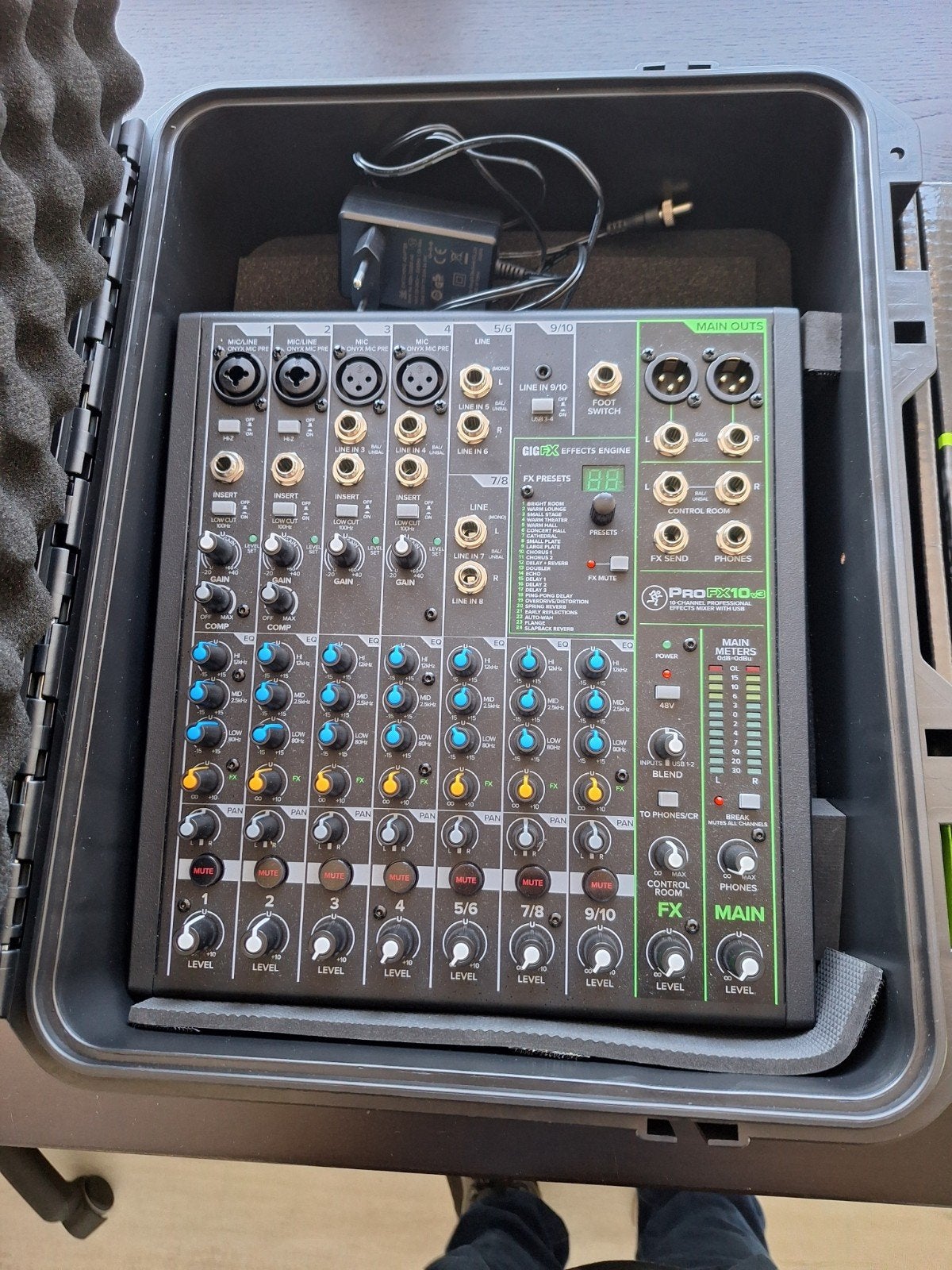 Mackie ProFX10v3 10-kanaals mixer met USB en koffer, Muziek en Instrumenten, Ophalen of Verzenden, Zo goed als nieuw, 5 tot 10 kanalen