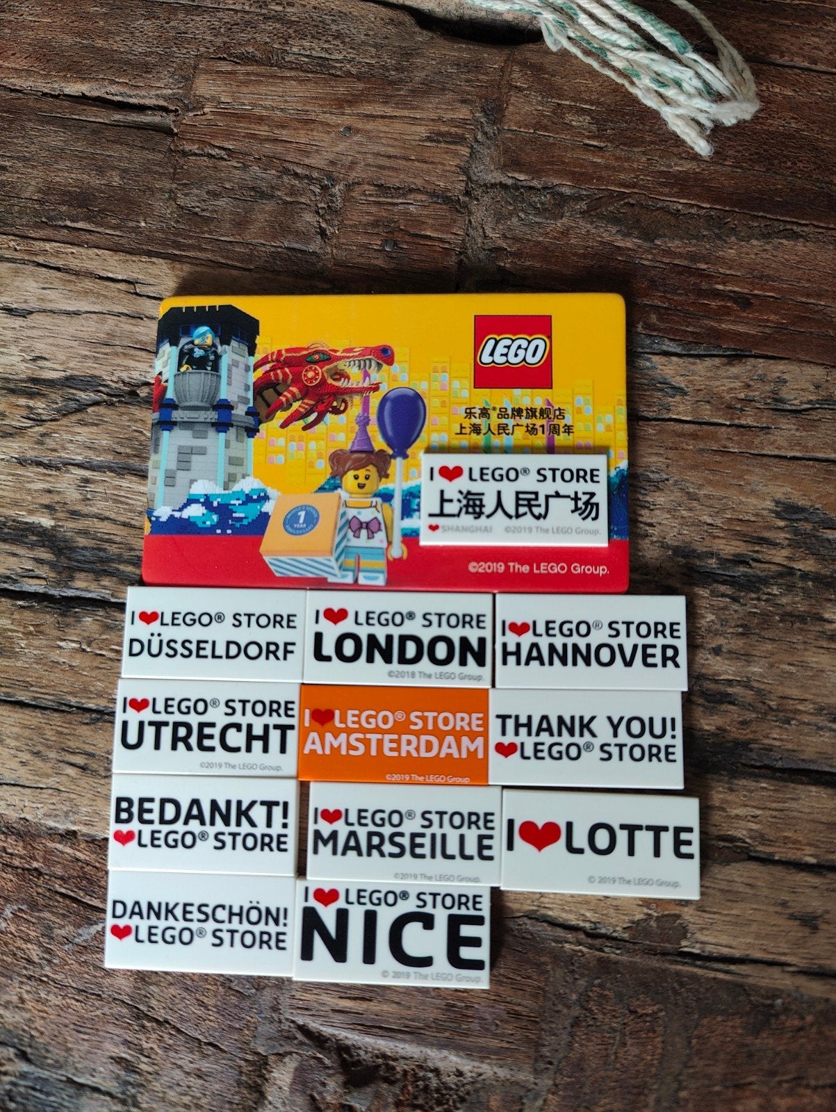 LEGO Store tegels - diverse steden, Overige thema's, Lego, Ophalen of Verzenden, Zo goed als nieuw