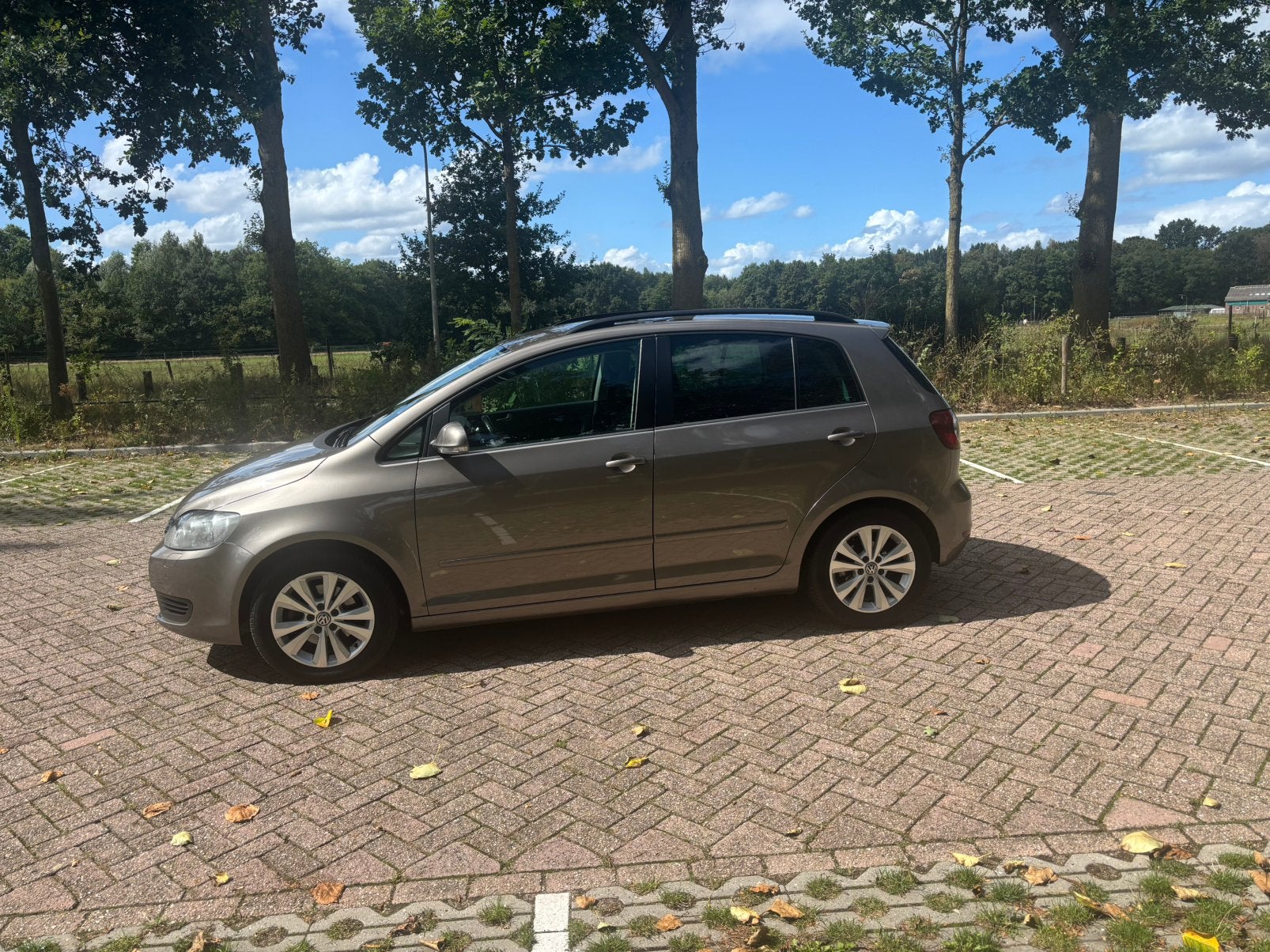 Volkswagen Golf Plus 1.6 TDI 77KW 2012 Bruin, Auto's, Volkswagen, Stof, Zwart, Bruin, Parkeersensor