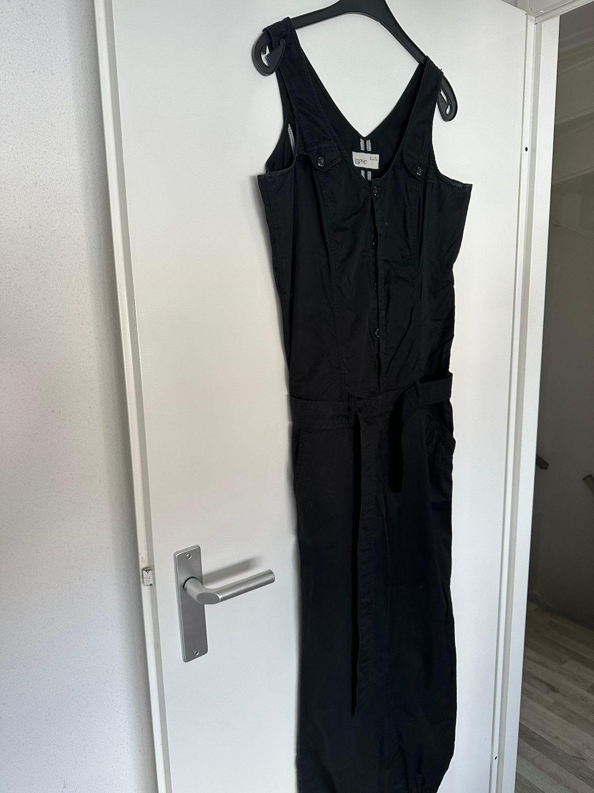 Zwarte jumpsuit van Esprit, Kleding | Dames, Jumpsuits, Ophalen of Verzenden, Zo goed als nieuw, Maat 38/40 (M), Zwart