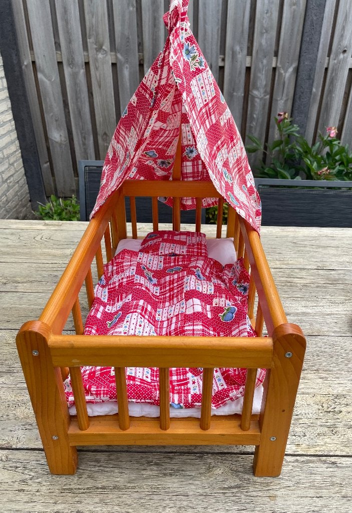 Houten poppenbedje, Ophalen, Zo goed als nieuw, Babypop