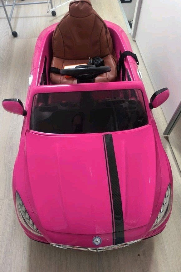 Leuke bestuurbare Mercedes kinderauto (roze), Ophalen, Gebruikt