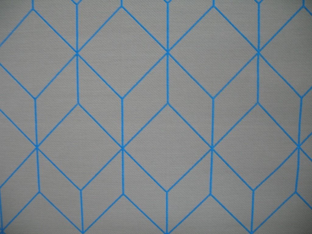 Maharam Bright Cube Aqua blauw+grijs max. 8 meter meubelstof, Hobby en Vrije tijd, Overige materialen, 120 cm of meer, Ophalen of Verzenden