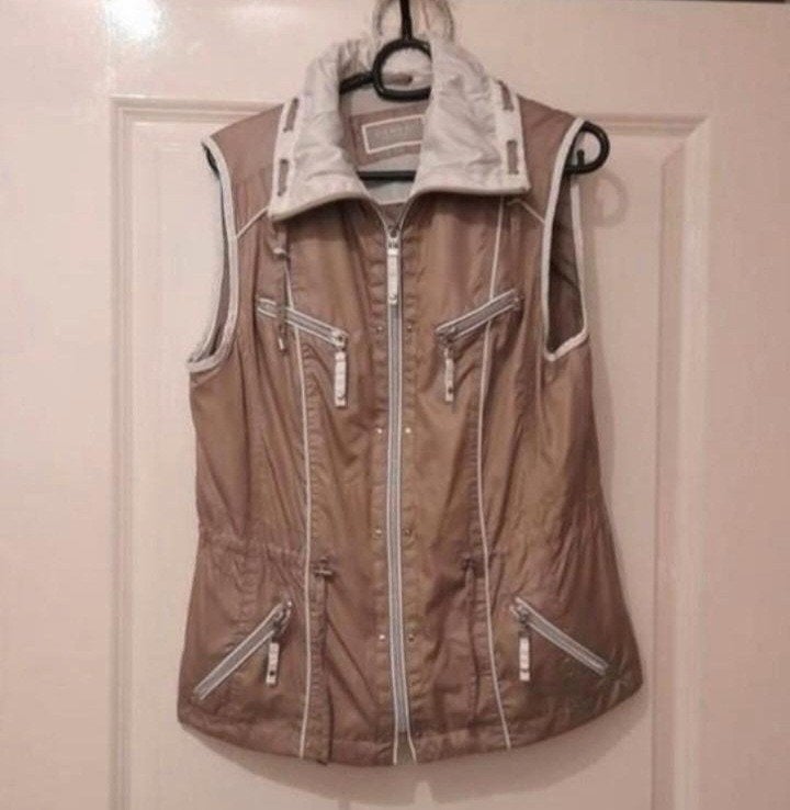 Dunne bodywarmer van Canda maat 36, Beige, Ophalen of Verzenden, Zo goed als nieuw, Maat 36 (S)