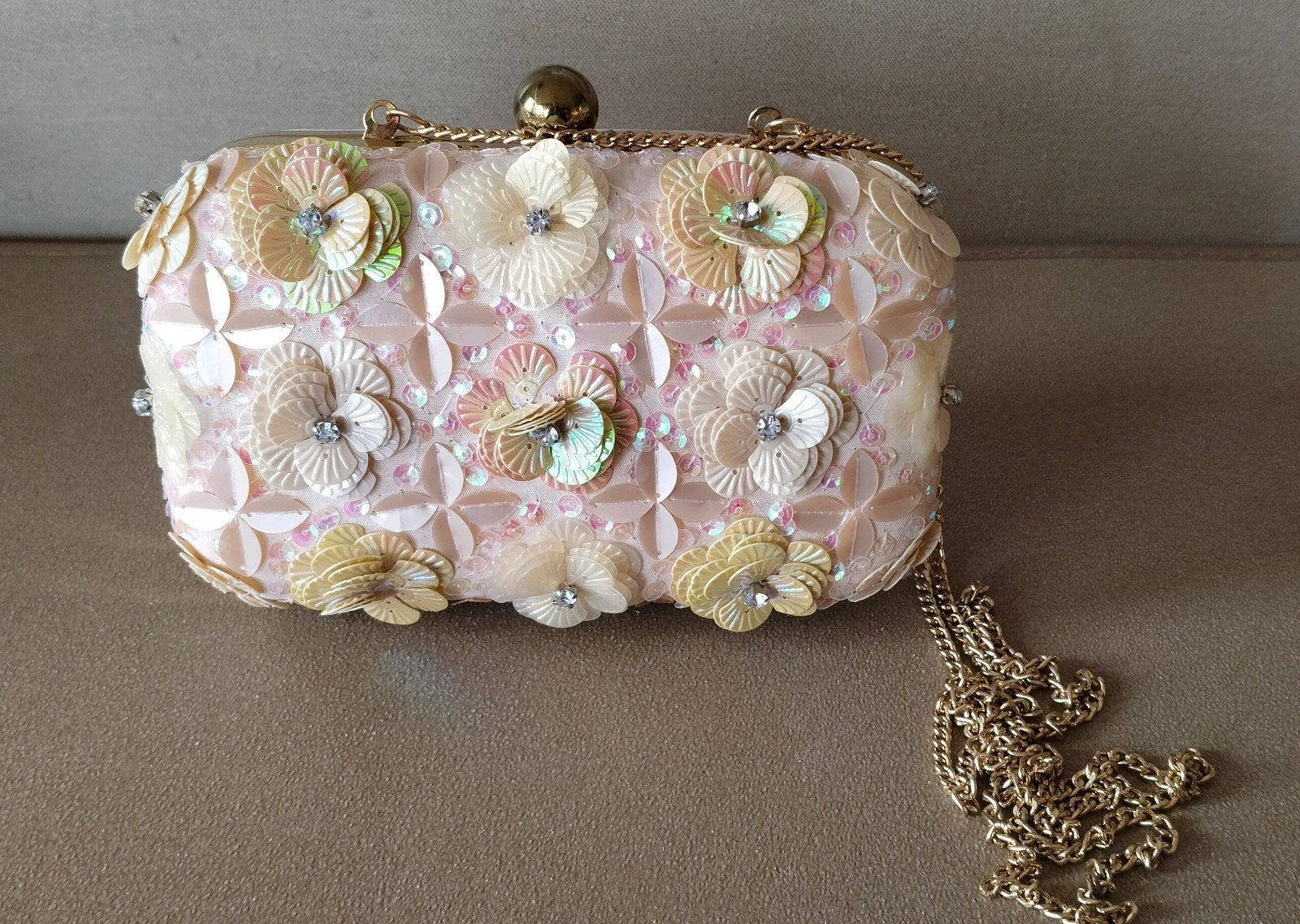 Bijou Brigitte Avondtasje met bloemen en pailletten, Verzenden, Zo goed als nieuw, Roze, Avondtasje