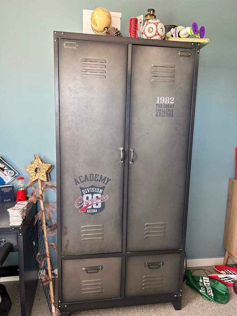 Stoere metalen kledingkast voor jongenskamer, Ophalen, Gebruikt, 50 tot 100 cm, Metaal