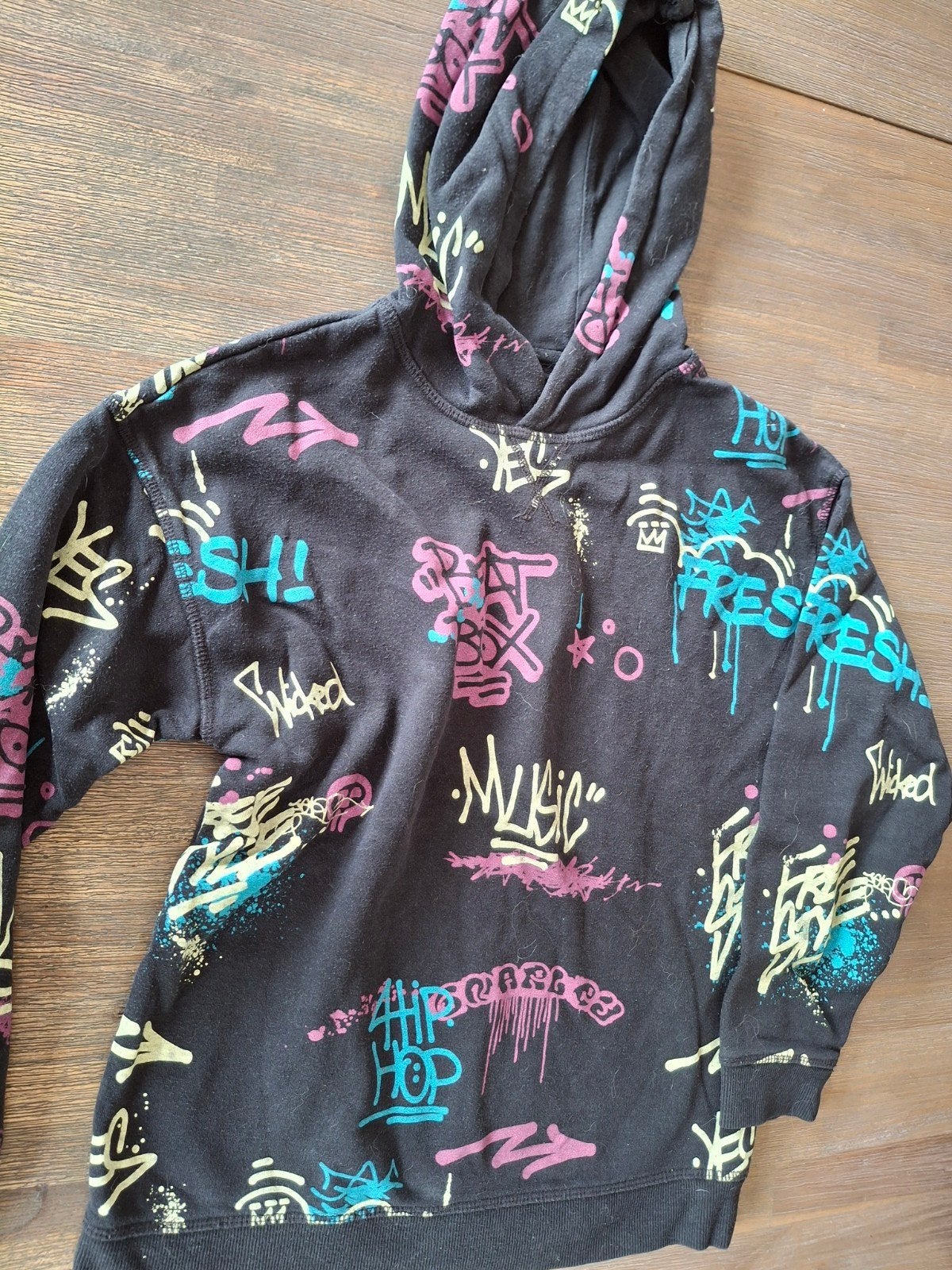 Primark hoodie met graffiti print, maat 146, Gebruikt, Jongen of Meisje, Trui of Vest, Ophalen of Verzenden