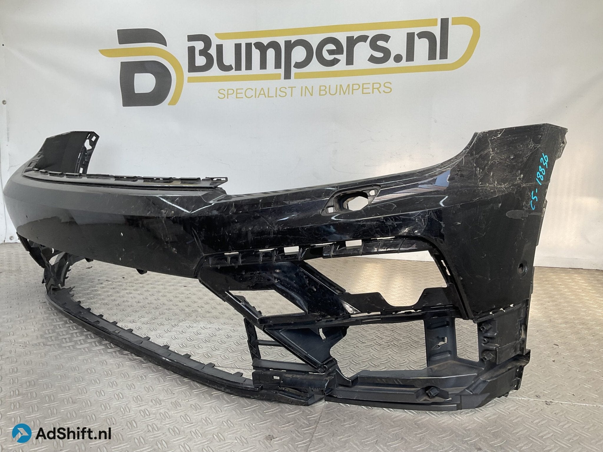 Bumper Volkswagen Tiguan 5NN R line R-Line kls pdc 5NN807221, Auto-onderdelen, Carrosserie en Plaatwerk, Bumper