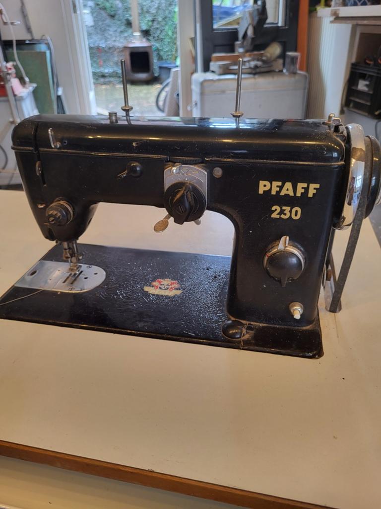 Pfaff 230 Naaimachine - Vintage Industrieel Model, Ophalen of Verzenden, Naaimachine, Industrieel, Gebruikt