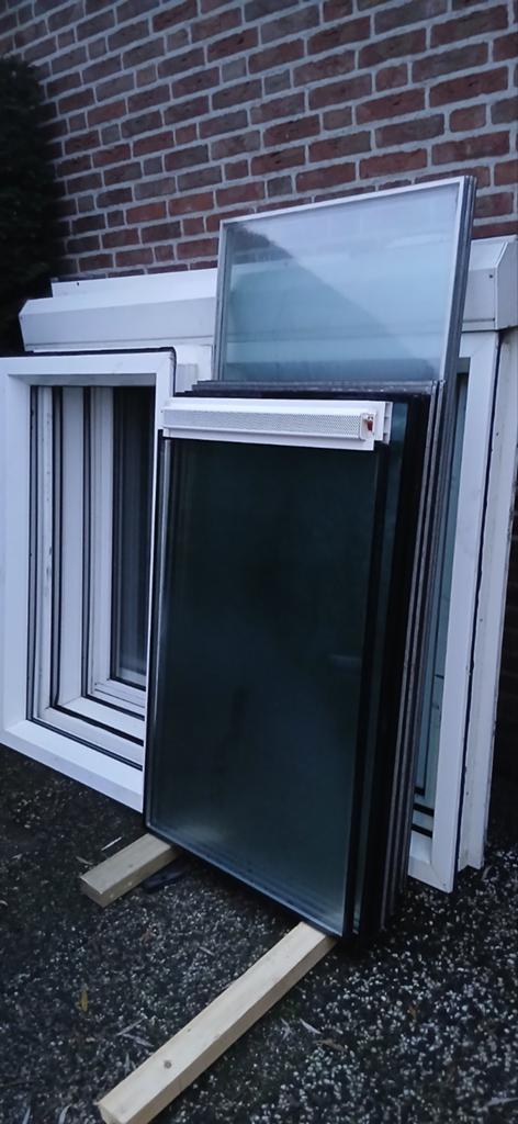 Kunstof kozijnen met dubbel glas ook 1 groot kozijn, Doe-het-zelf en Verbouw, Kozijnen en Schuifpuien, Ophalen, Kunststof, Raamkozijn