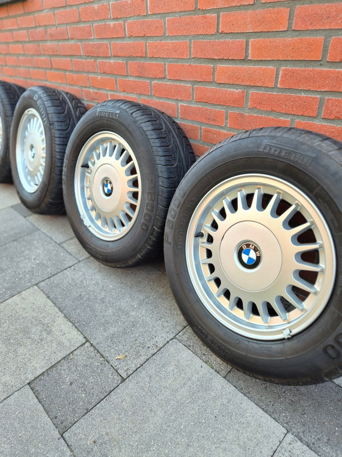 Zeldzame Style 2 BMW origineel velg met band 'bottlecap', Auto-onderdelen, Banden en Velgen, Ophalen, 15 inch, Zomerbanden
