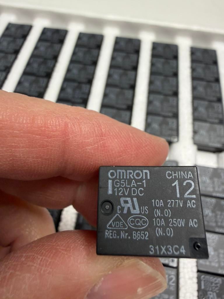 100 stuks relais Omron G5LA-1 12vdc, Hobby en Vrije tijd, Elektronica-componenten, Ophalen of Verzenden, Nieuw