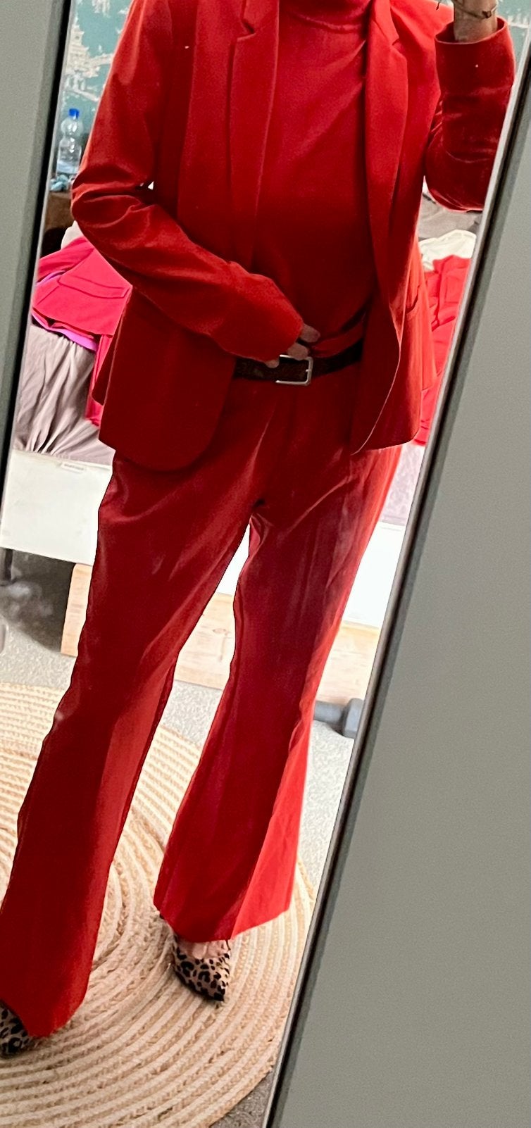 Rood damespak, maat 40/42, Kleding | Dames, Maat 42/44 (L), Ophalen of Verzenden, Lang, Gedragen