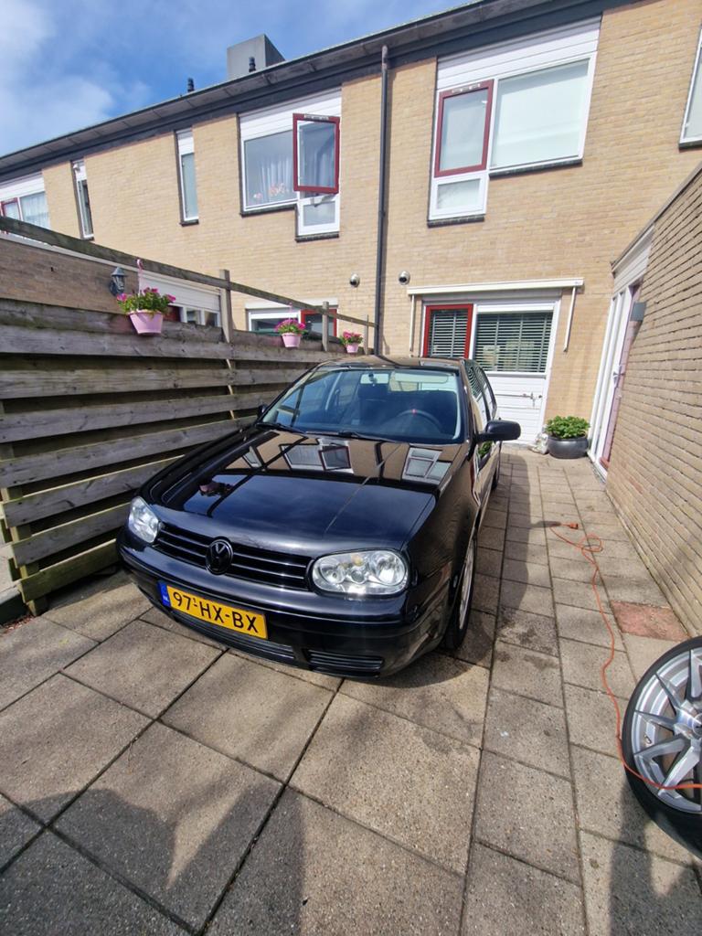 Volkswagen Golf 2.3 V5 125KW 4MOTION 2002 Zwart, Auto's, Stof, 1407 kg, 700 kg, Zwart