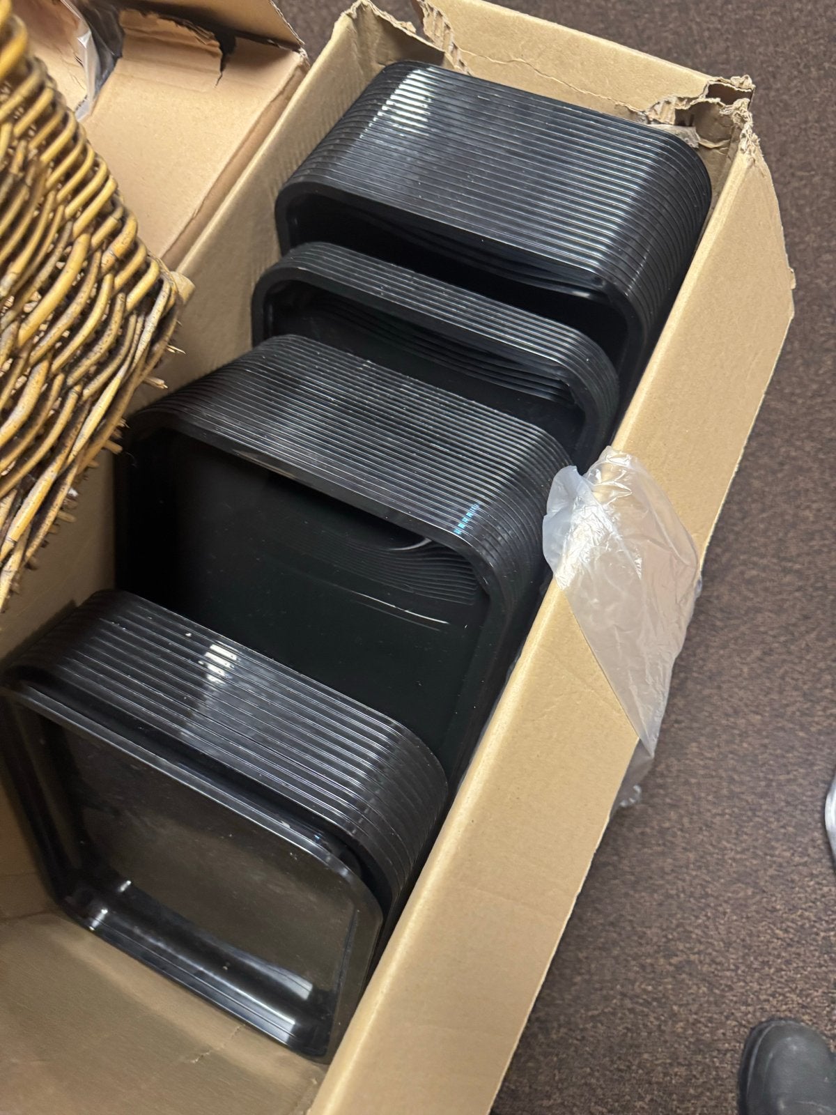 2 dozen zwarte plastic schalen/bakjes, Ophalen of Verzenden