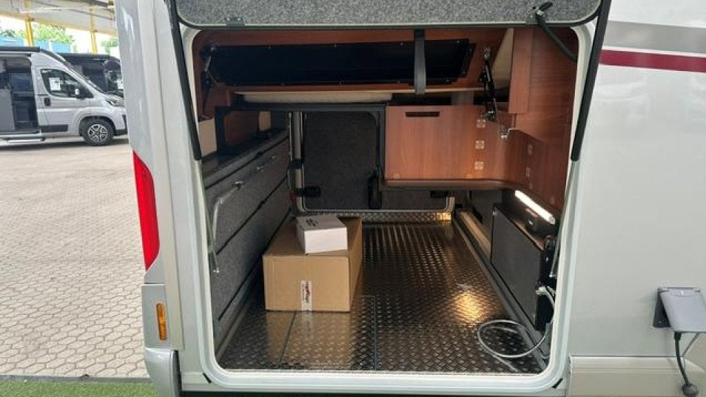 Carthago Liner For Two i 53, Fiat, Vloeistofverwarming, Bedrijf, Diesel