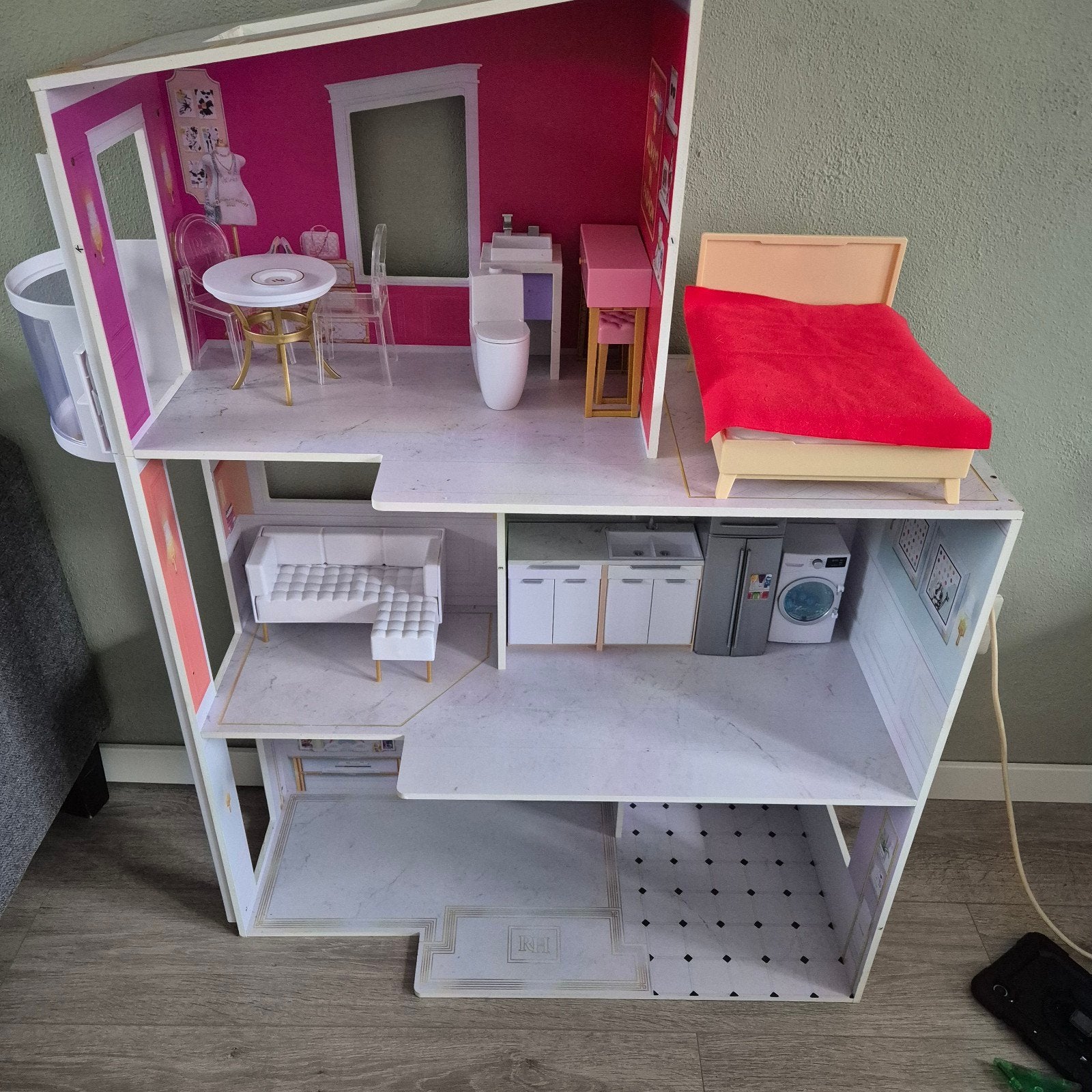 Rainbow High Poppenhuis met Tasjeskast en Licht, Ophalen, Gebruikt, Poppenhuis