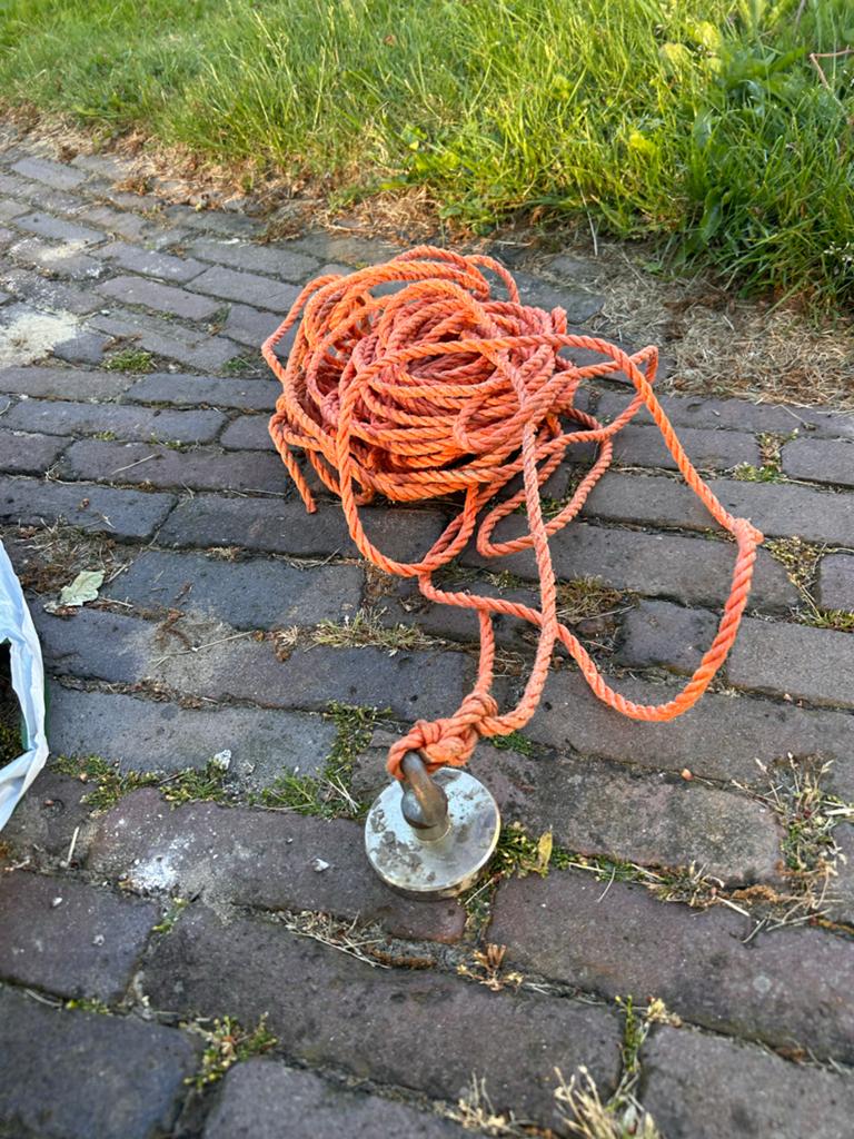 Magneetvissen set - Krachtige magneet met touw, Hobby en Vrije tijd, Metaaldetectors, Ophalen of Verzenden, Gebruikt, Overige merken