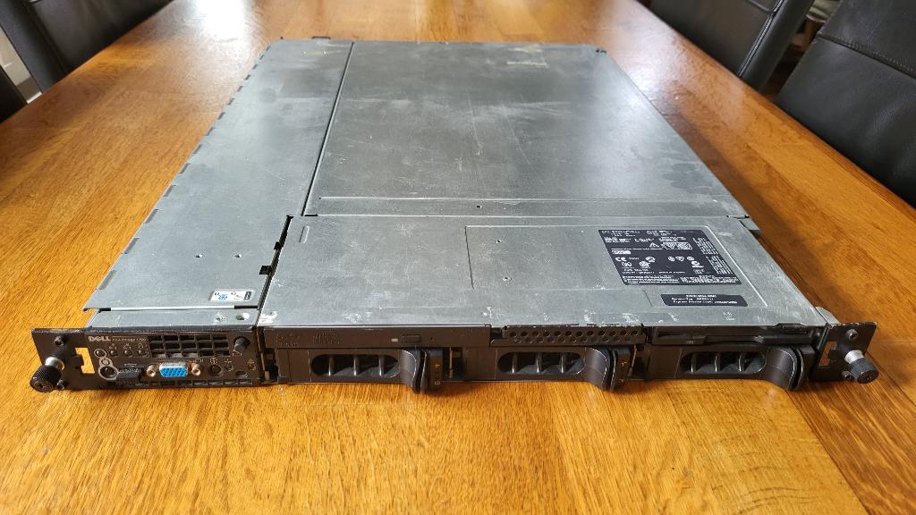 Dell PowerEdge 1750, Ophalen, Gebruikt, Hot swappable onderdelen, 9 GB