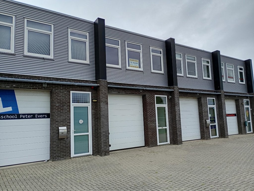 Te huur: Bedrijfsruimte 1e etage De Tjonger 14 Dronten, 54 m², Huur, Bedrijfsruimte