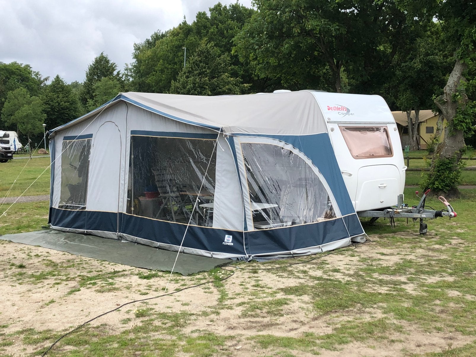 Dethleffs Camper 440, Ringverwarming, Vast bed, Treinzit, 750 - 1000 kg