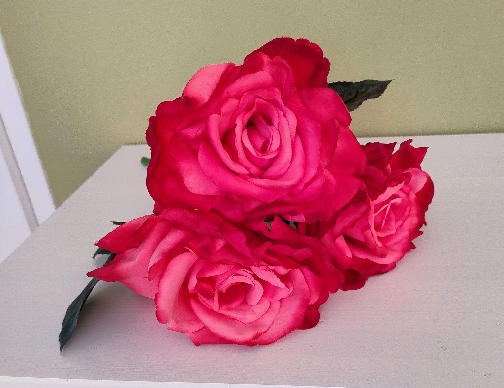 3 kunst bloemen rozen (met steel), Huis en Inrichting, Woonaccessoires | Kunstplanten en Kunstbloemen, Ophalen, Nieuw, Kunstbloem