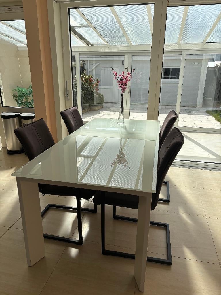 Moderne eettafel met 4 stolen, Huis en Inrichting, Tafels | Eettafels, Ophalen, Vierkant, 50 tot 100 cm, Vijf personen of meer