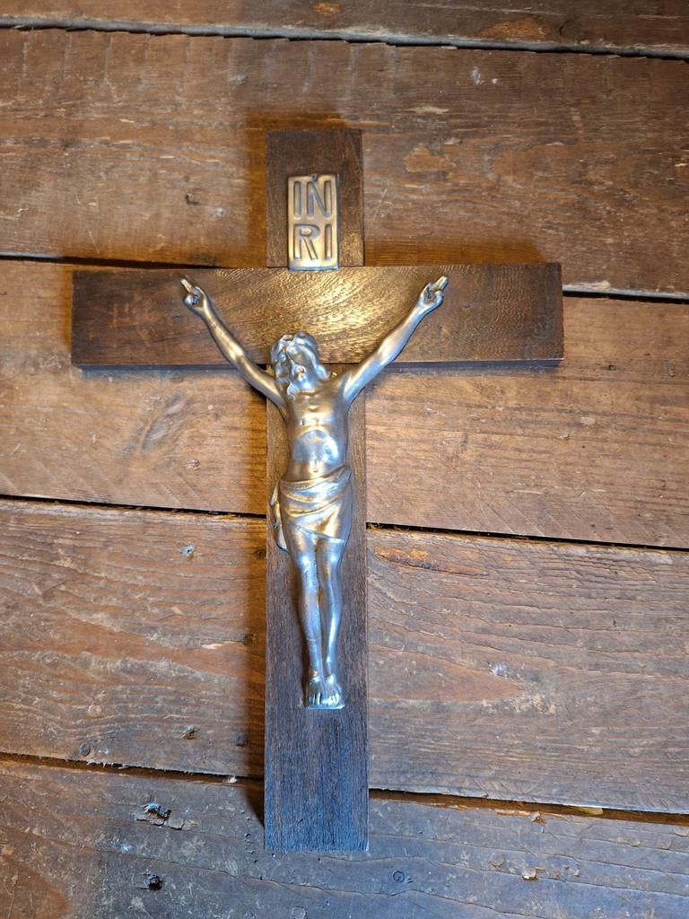 Katholiek kruisbeeld, Ophalen