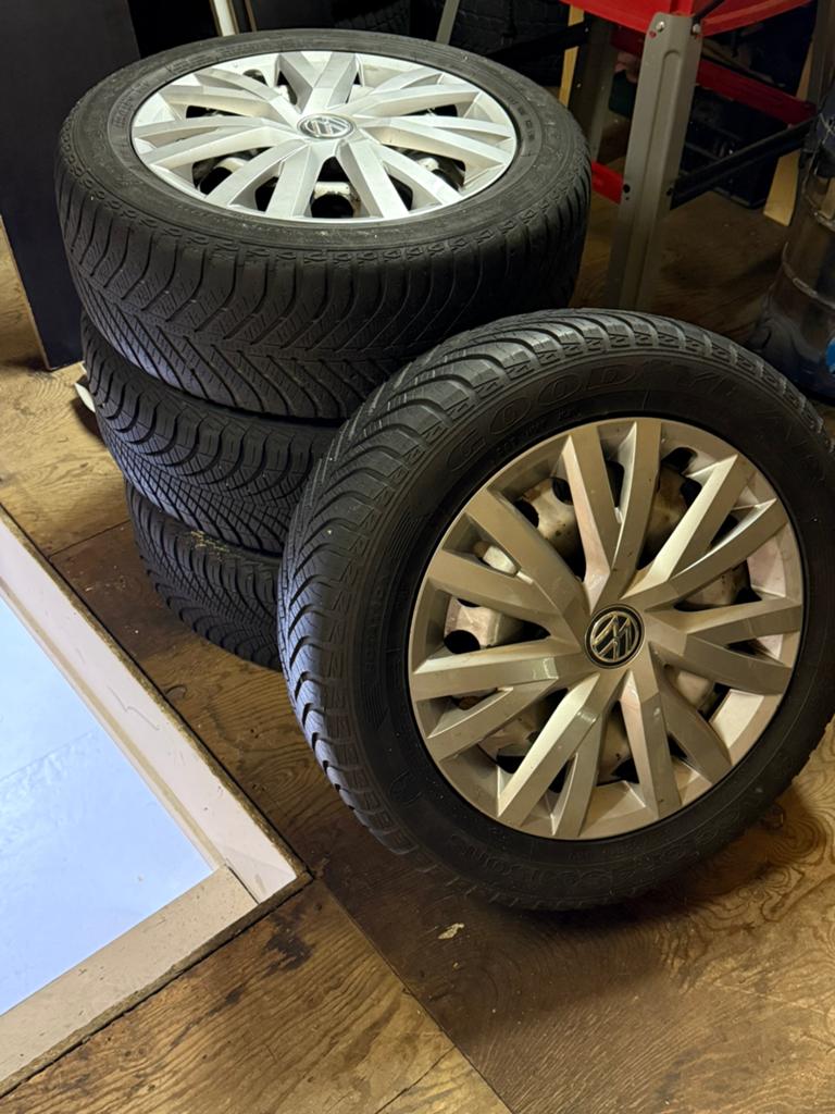 Vw caddy 16 inch standaard velgen+ banden set, Ophalen, Gebruikt