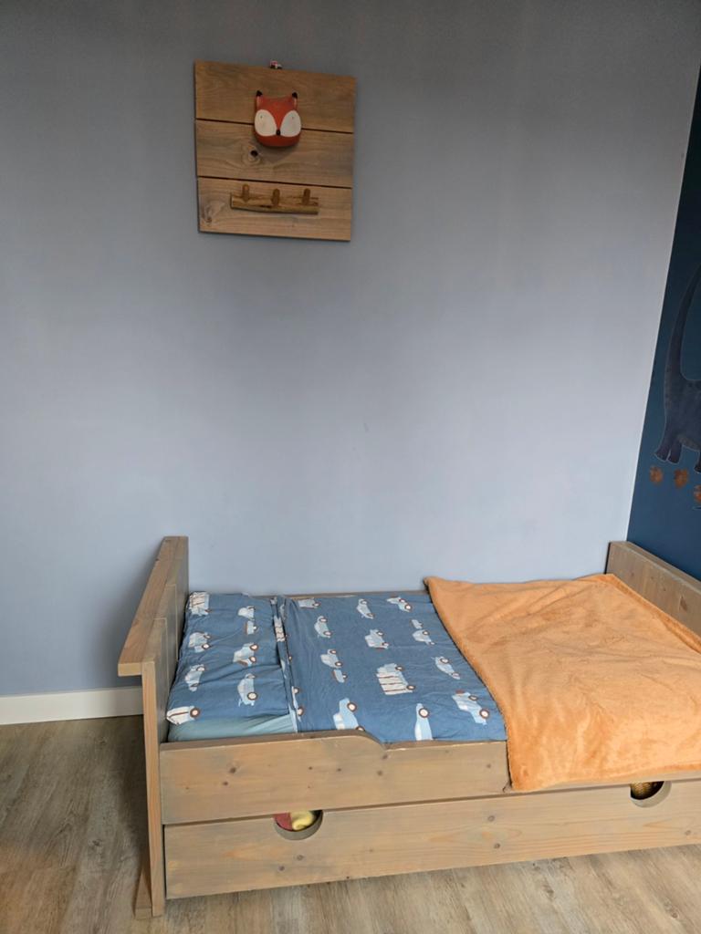 Steigerhouten bed met lade 70x140, 70 tot 85 cm, 140 tot 160 cm, Zo goed als nieuw, Ophalen