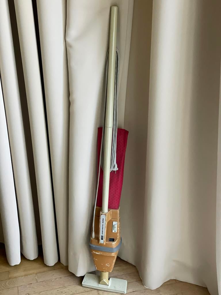 Werkende AEG Vampyrette Super Vintage stofzuiger Jaren 60, Ophalen of Verzenden, Gebruikt, Stofzak