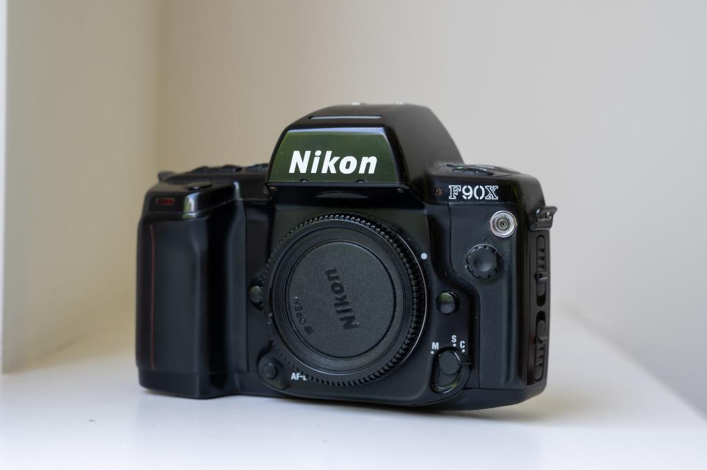 Nikon F90X, Audio, Tv en Foto, Fotocamera's Analoog, Ophalen of Verzenden, Gebruikt, Spiegelreflex, Nikon