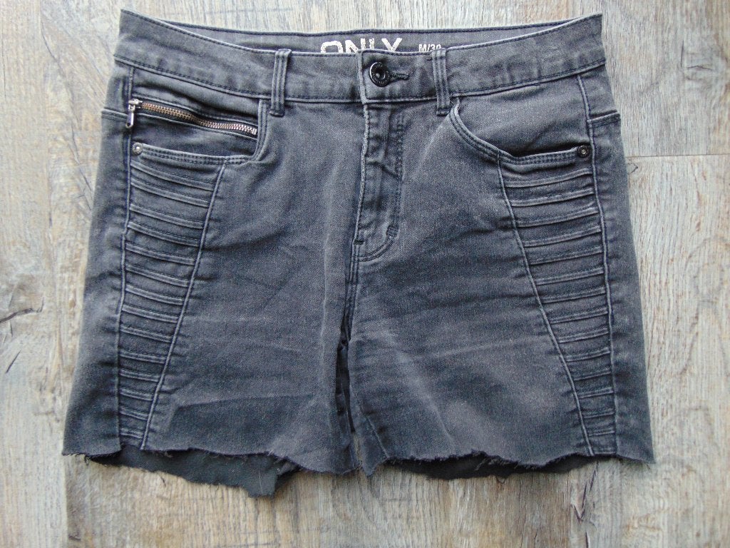 Korte broek grijs Only afgeknipte spijkerbroek maat M (=38), Only, Ophalen of Verzenden, Zo goed als nieuw, W30 - W32 (confectie 38/40)