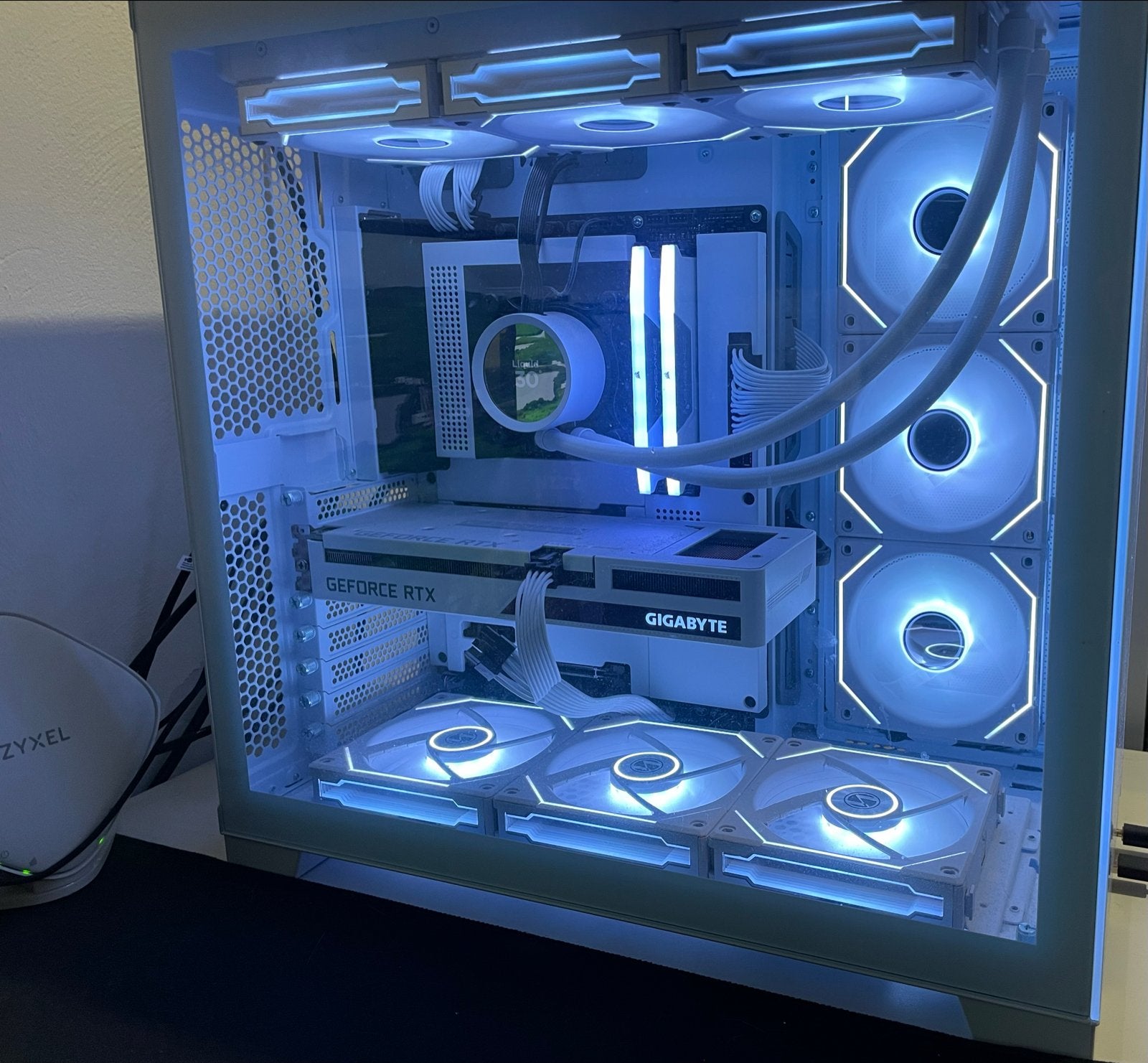 Krachtige Witte Gaming PC, Computers en Software, Ophalen, Zo goed als nieuw
