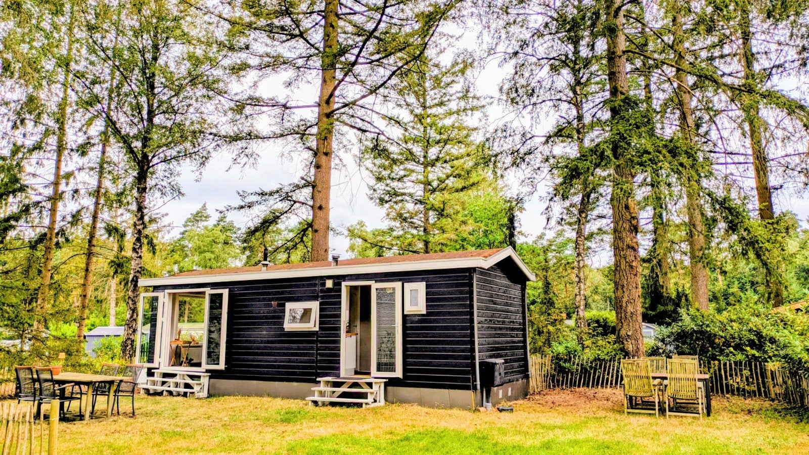 TE KOOP Sfeervol vakantiehuisje in hartje Achterhoek, Vorden, In bos, 2 slaapkamers, Recreatiepark, Speeltuin
