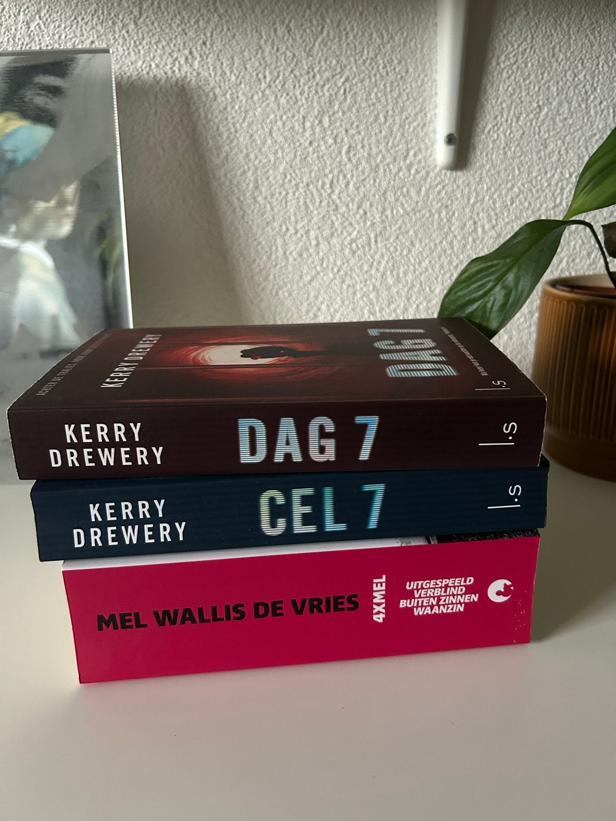 NL boeken: Kerry Drewery (Dag 7, Cel 7) & Mel Wallis de V, Ophalen of Verzenden, Gelezen, Nederland