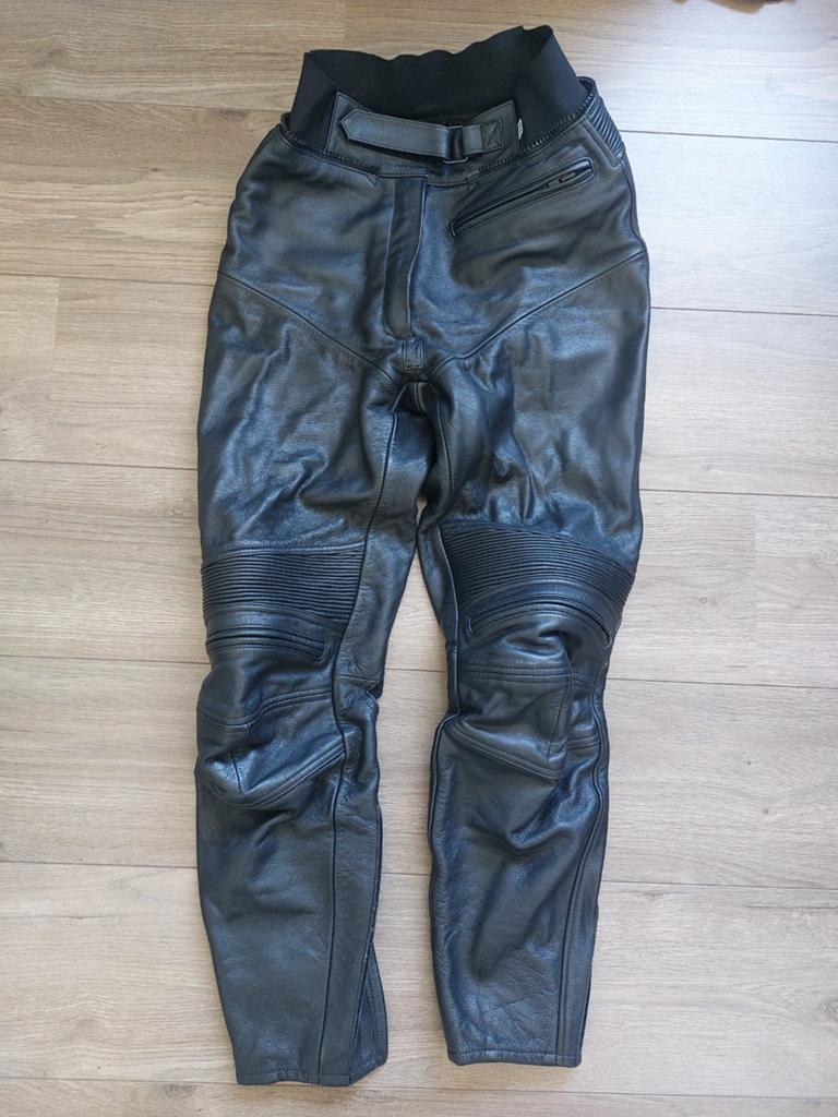 S/M Leren Motorbroek IXS en Lookwell Leren Motorjas, Motoren, Kleding | Motorkleding, Broek | leer, Dames, Ophalen of Verzenden