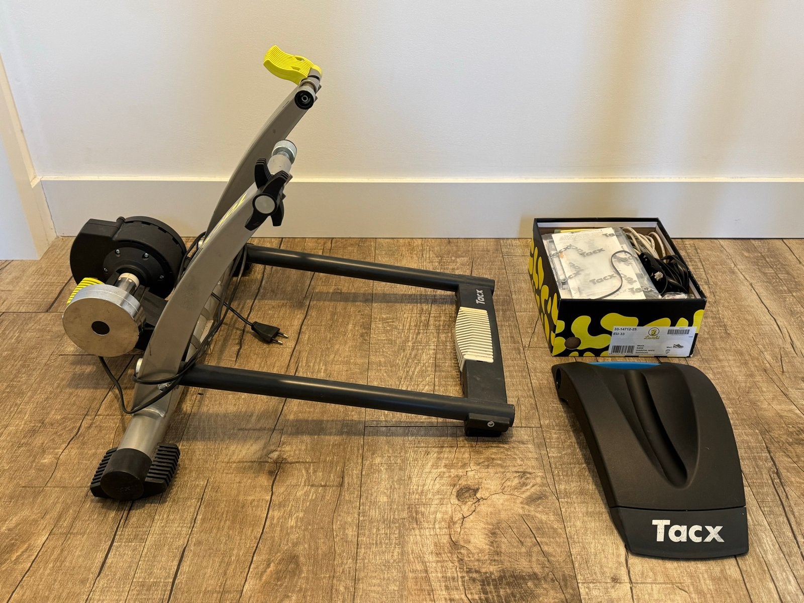 Tacx i-Magic Virtual Reality fietstrainer, Ophalen, Zo goed als nieuw, Overige typen